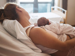 10 vấn đề thầm kín thường gặp ở phụ nữ sau sinh và cách giải quyết